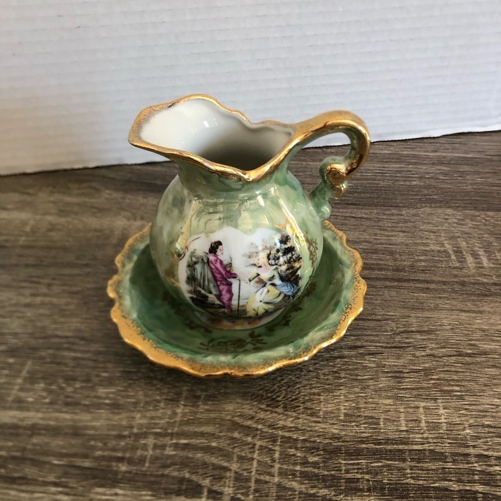 Vtg Giftcraft Ceramic Pitcher with Saucer